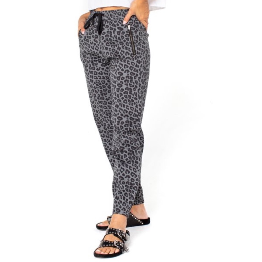 Celebrity Pink Junior's Curvy High Rise Jogger SMALL (3-5) Brand New W/Tags - Picture 3 of 6